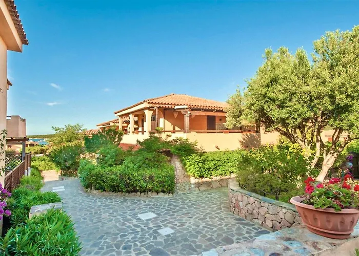 5 Beds With Fenced Garden In Marinella Just 300 Mt From The Sea * Golfo Aranci