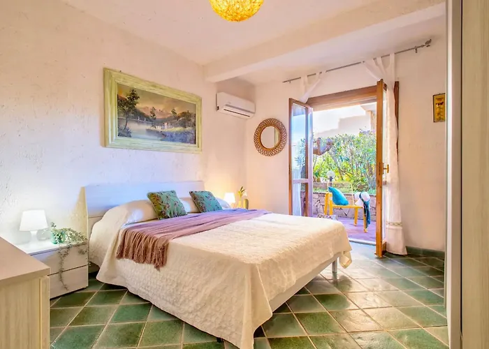 Apartment 5 Beds With Fenced Garden In Marinella Just 300 Mt From The Sea