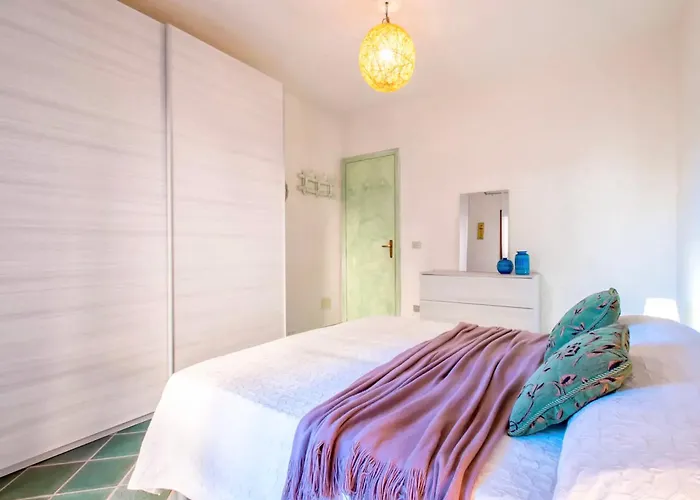 5 Beds With Fenced Garden In Marinella Just 300 Mt From The Sea