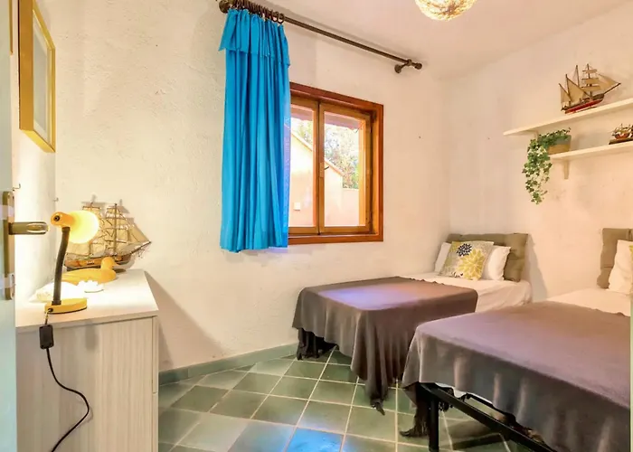 5 Beds With Fenced Garden In Marinella Just 300 Mt From The Sea Lägenhet *