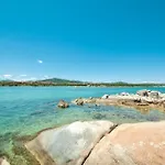 5 Beds With Fenced Garden In Marinella Just 300 Mt From The Sea דירה גולפו אראנצ'י