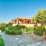 5 Beds With Fenced Garden In Marinella Just 300 Mt From The Sea * גולפו אראנצ'י
