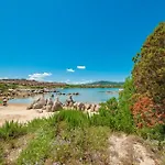 5 Beds With Fenced Garden In Marinella Just 300 Mt From The Sea דירה גולפו אראנצ'י