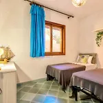 5 Beds With Fenced Garden In Marinella Just 300 Mt From The Sea דירה *